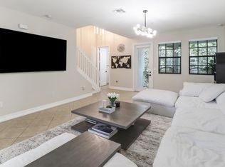 11356 SW 15th St, Pembroke Pines, FL 33025