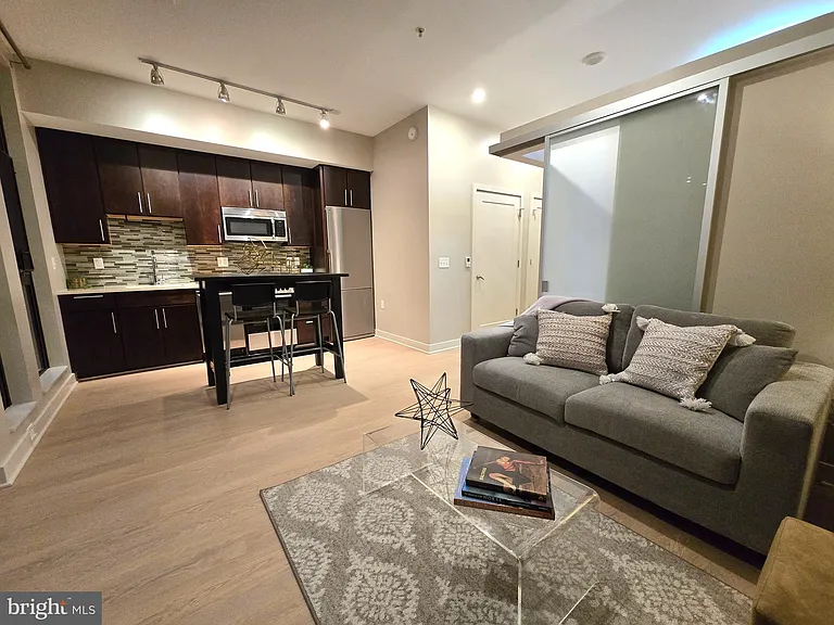 1320 Fenwick Ln #6 — Photo 10