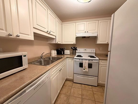3rd image of 33598 George Ferguson Way #302