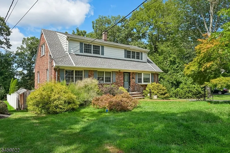 2 bed, 1.0 bath, $2,600 — Photo 2