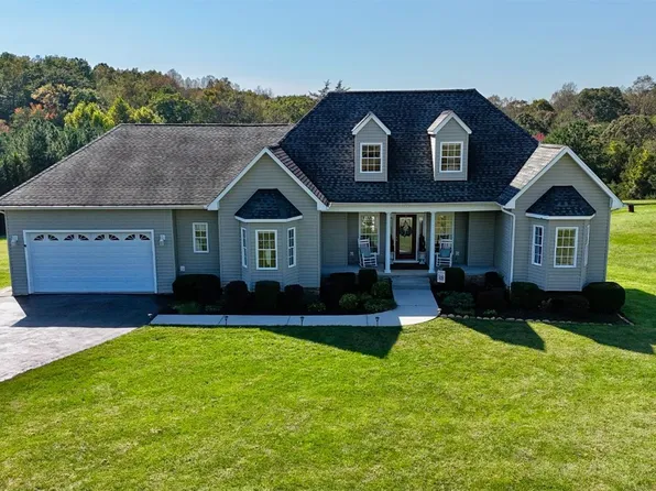 147 Stoney Creek Dr, Madison Heights, VA 24572