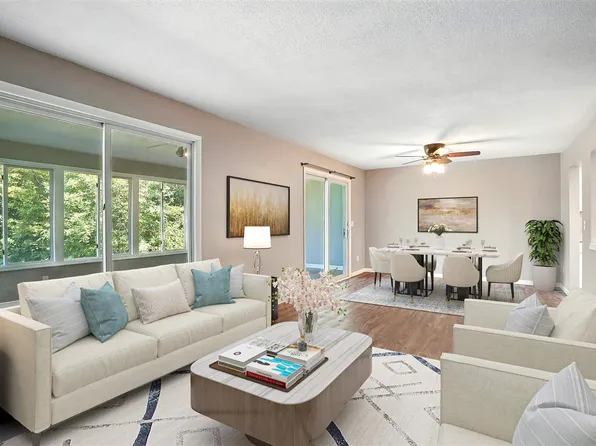 1759 Applewood Pl NE, Cedar Rapids, IA 52402