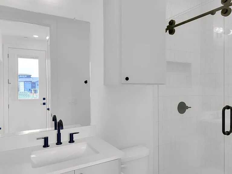 7208 Providence Ave #3B — Photo 3