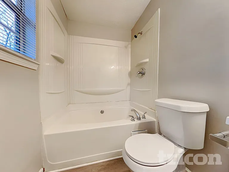4702 Bullock Ln — Photo 11
