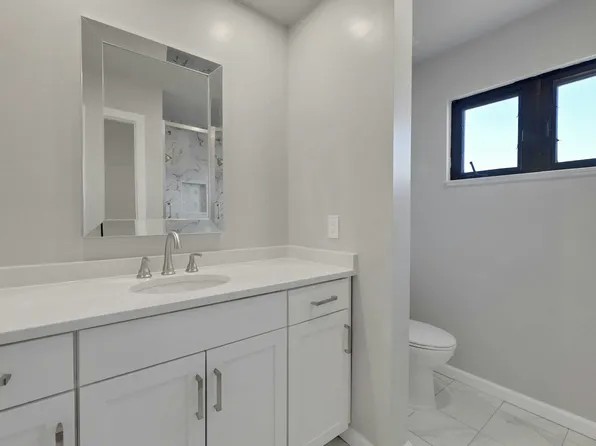 726 Mainsail Lane image 33 of 39