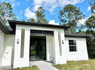 2003 Roosevelt Ave, Alva, FL 33920