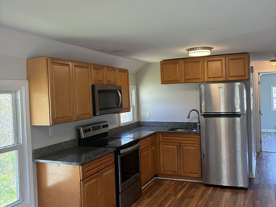 1st image of 111 High St #2