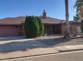 722 Caprock Ct, Alamogordo, NM 88310