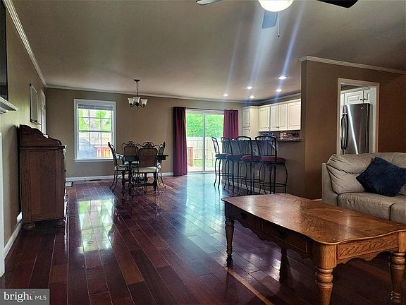 3rd image of 9083 Sage Ct