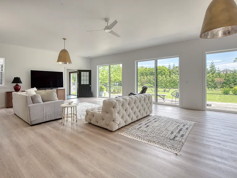 745 Golfview Ct — Photo 15