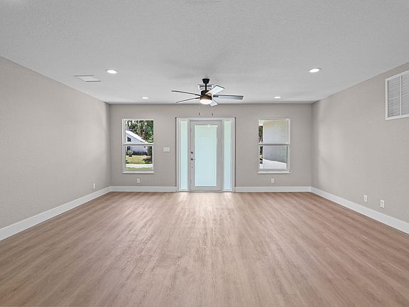 2nd image of 4611 Sunset Blvd