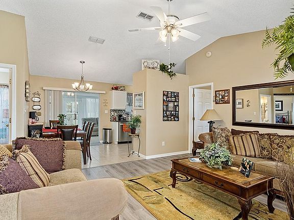4th image of 5425 Zinnia St