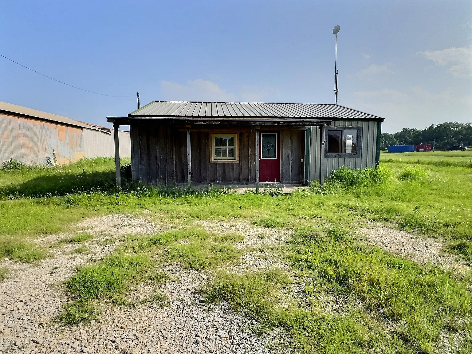 2 bed, 720 sqft, $1,800 — Photo 1