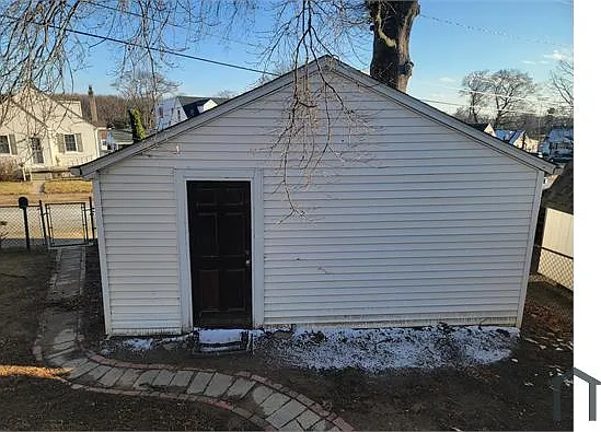 1737 Eastern Blvd — Photo 15