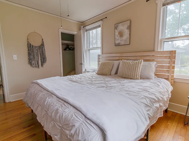2318 Baxter St — Photo 4