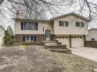 86 Crusaders Rd, Springfield, IL 62704