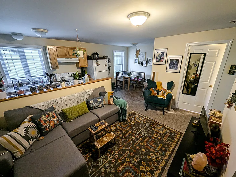 8 Kossuth St #202 — Photo 9