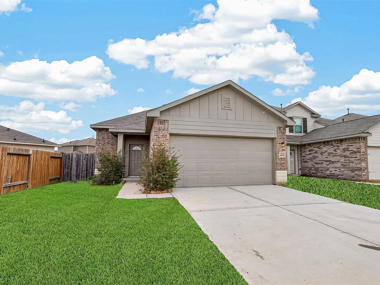 4 bed, 3.0 bath, 1911 sqft, $1,895 — Photo 2