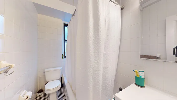 Rented by Bond New York | media 9