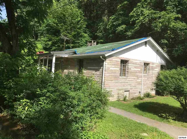 940 Gnatty Branch Rd, Sevierville, TN 37876