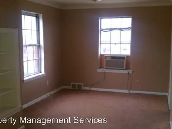 21345 Sloan Dr APT 202, Harper Woods, MI 48225