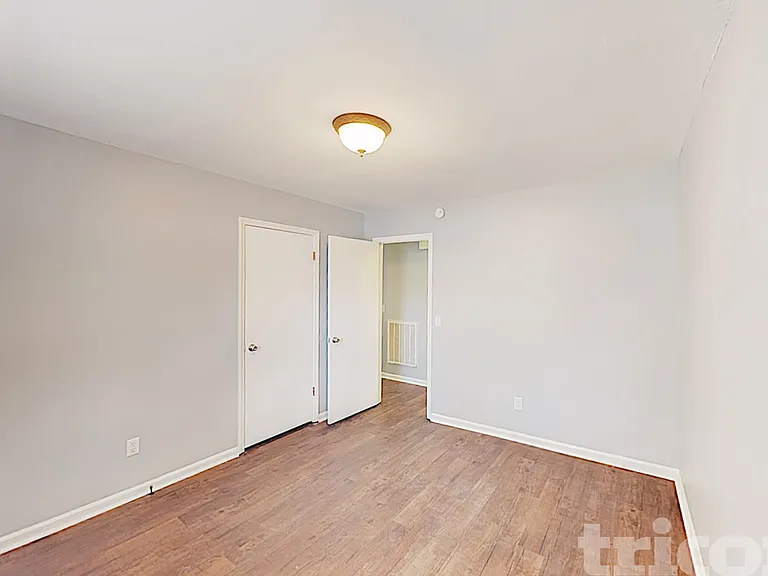 208 Pond Ridge Rd E — Photo 14