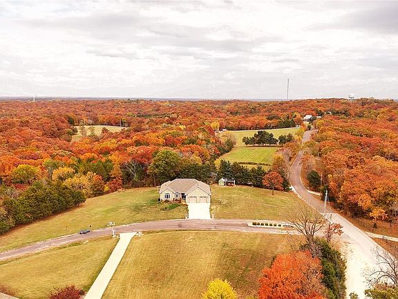 2nd image of 990 Hickory Woods Dr