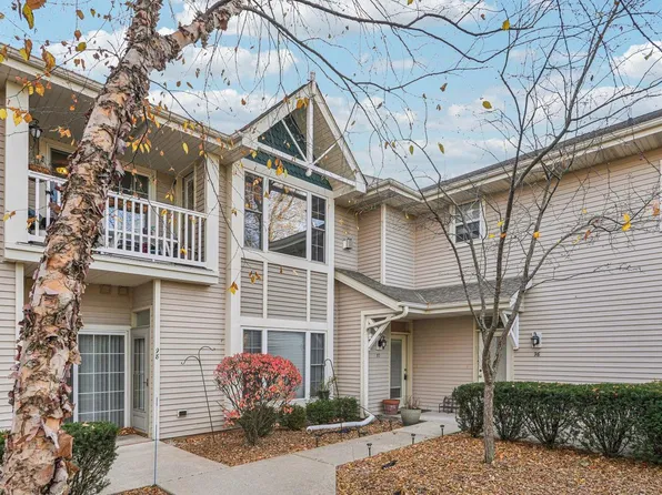 6170 Walnut LANE #97, Cudahy, WI 53110