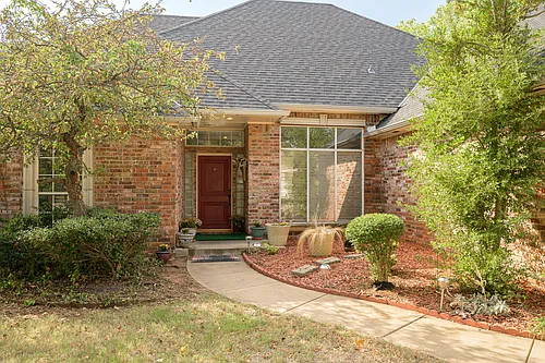 2424 Ashebury Way Photo 1