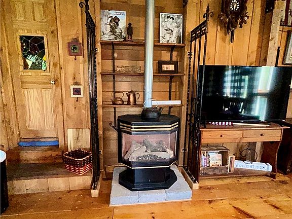 5th image of 2861 North Rd #27