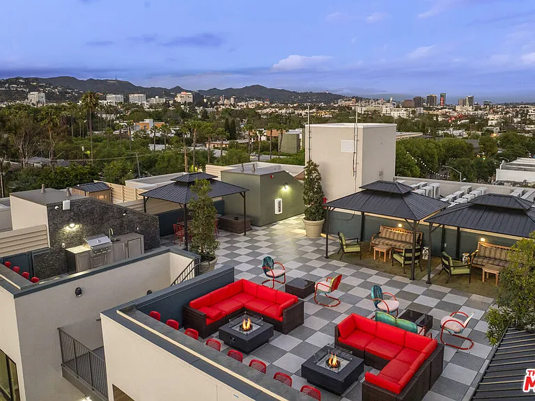 7428 Santa Monica Blvd #202 — Photo 32