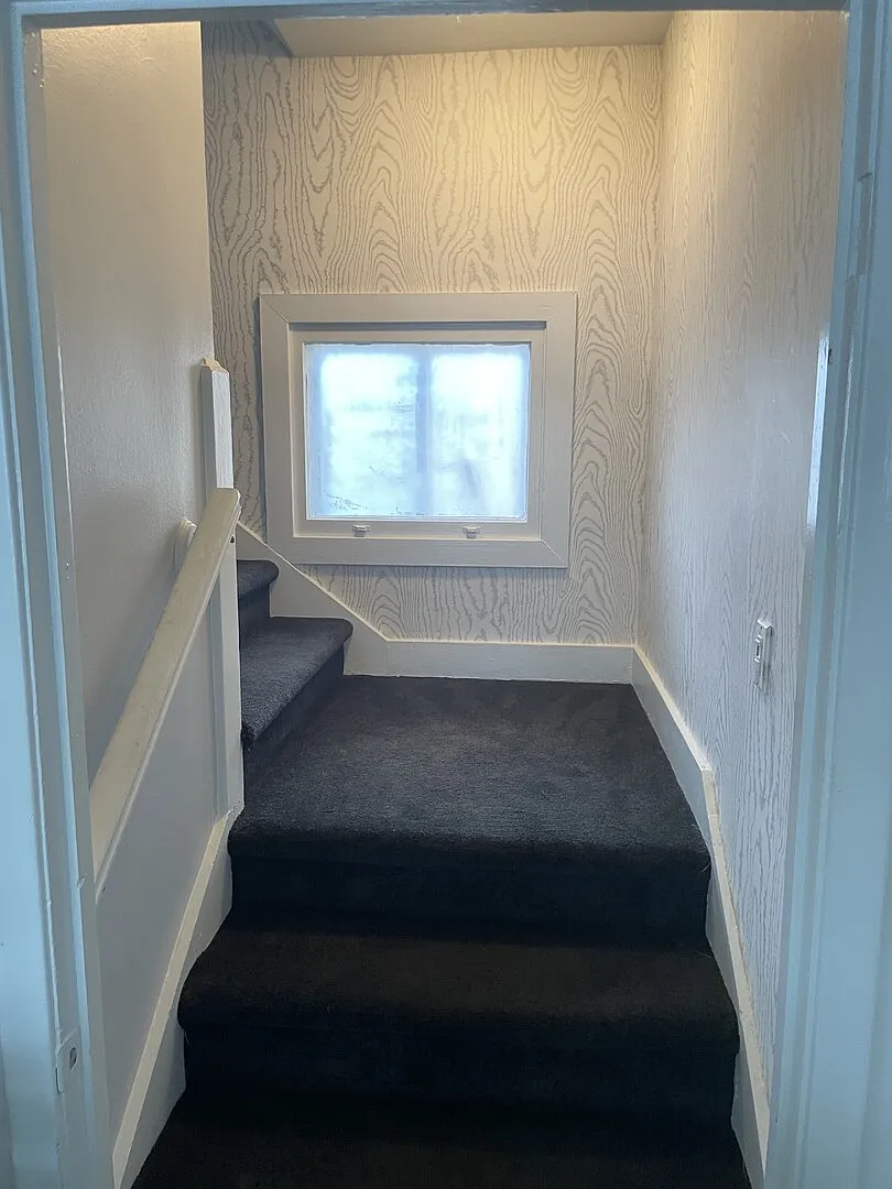 Charming Home in Royal Oak — Photo 2