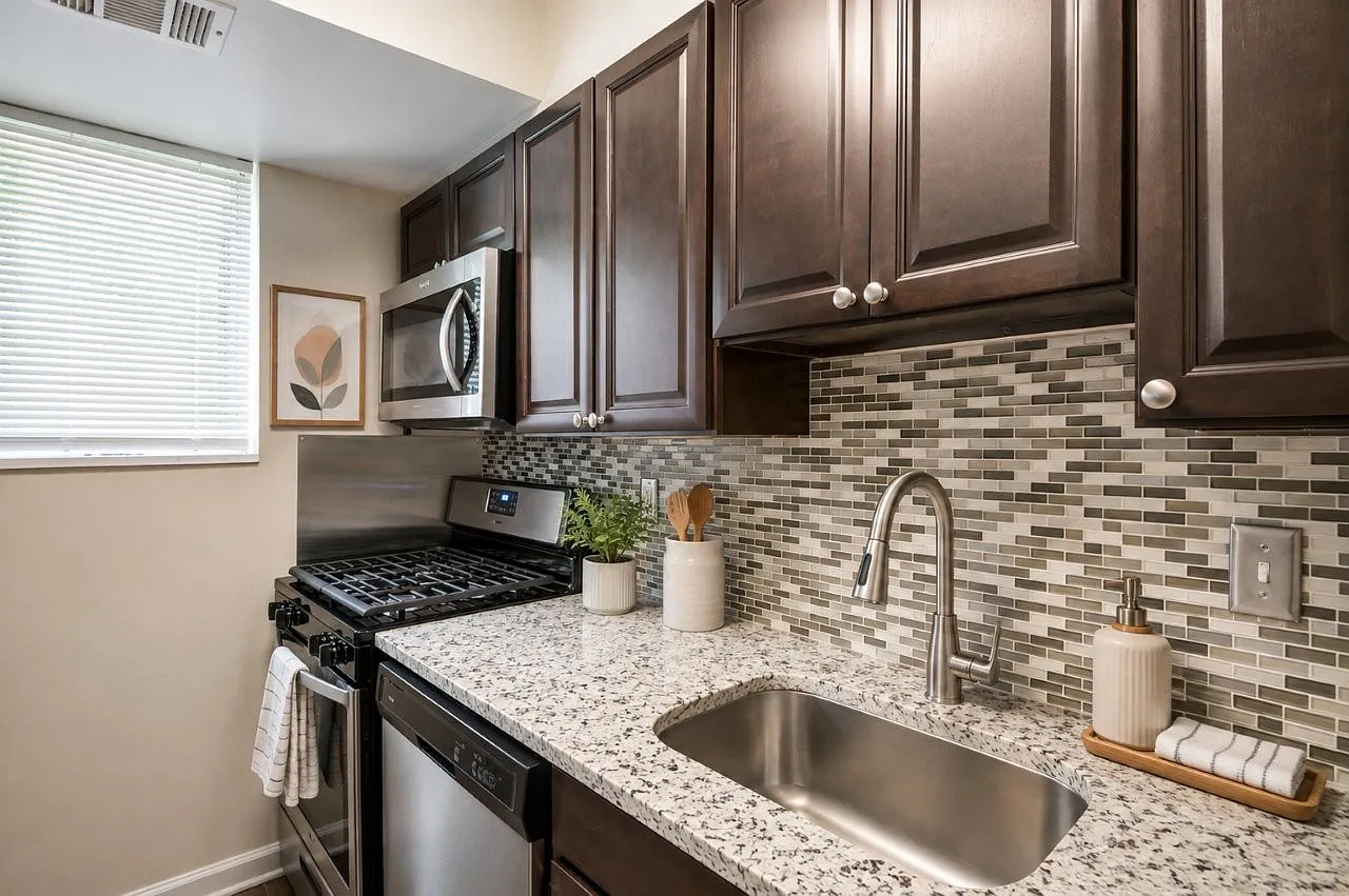 Northwest Crossing Apartment Homes — Photo 1