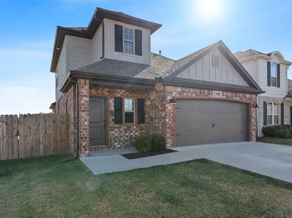 1300 Park St, Lowell, AR 72745