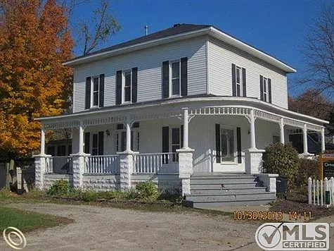 721 E Main St photo 1