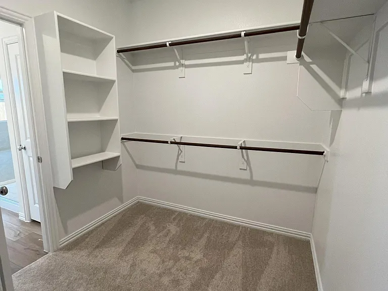 Primary suite closet
