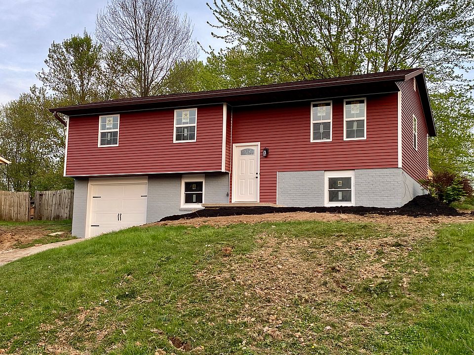1st image of 620 N Robin Dr
