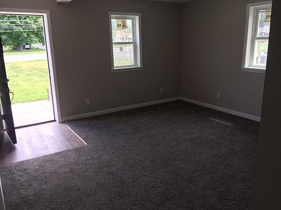 4th image of 8696 N Main St #1