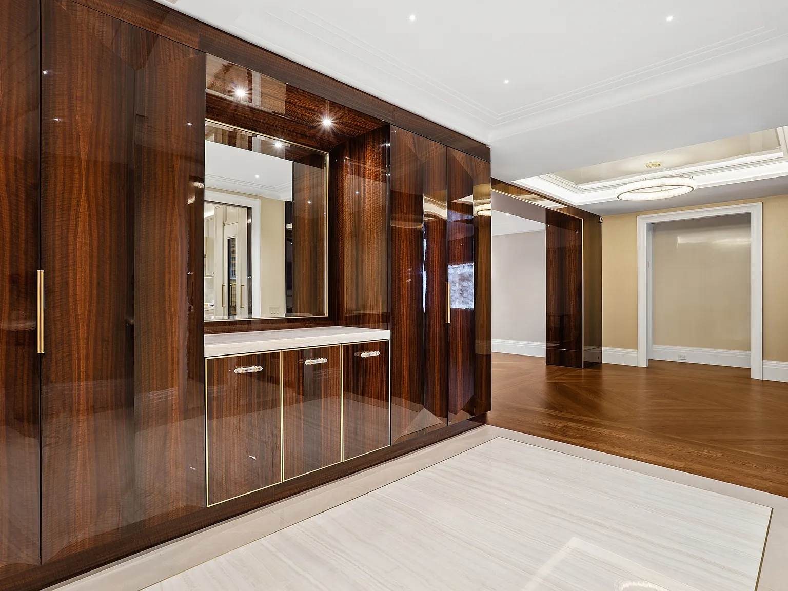 923 Fifth Avenue — Photo 3