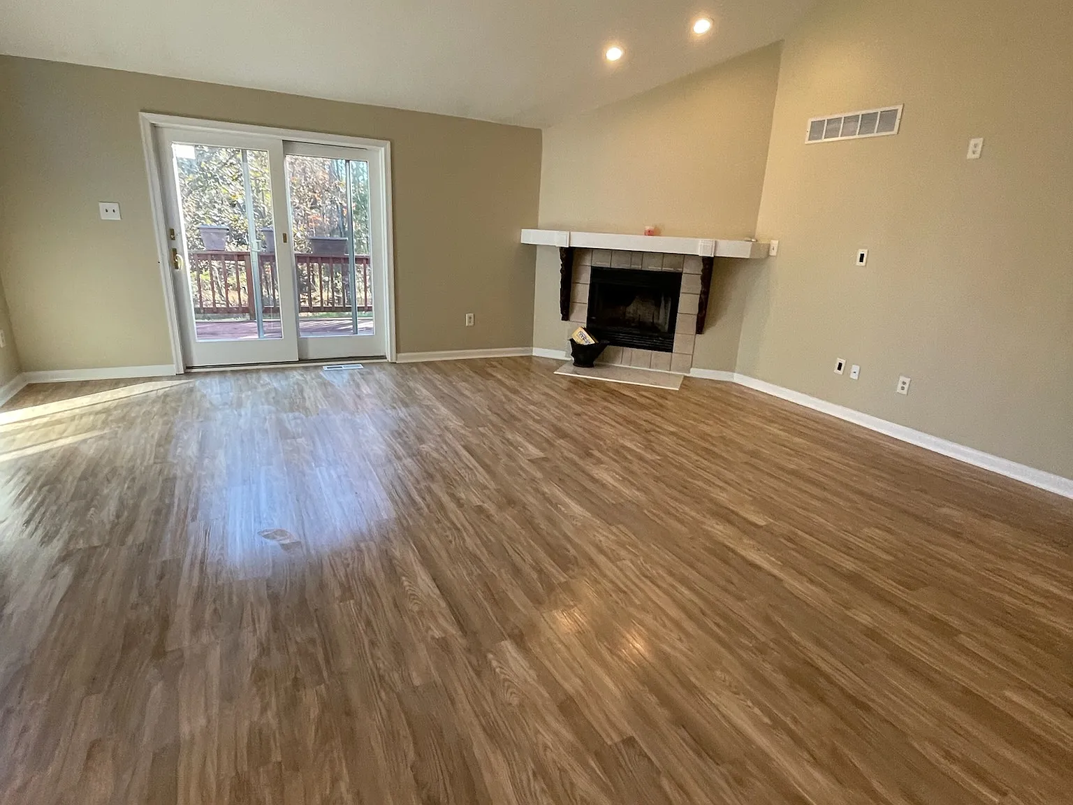 2 bed, 1800 sqft, $2,650 — Photo 2