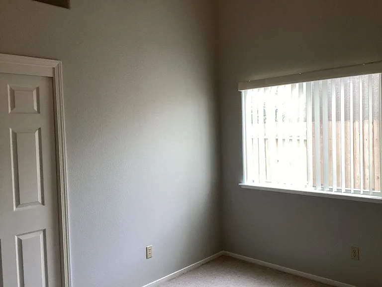 4521 Glimmer Ln — Photo 8