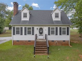 122 Fernwood Dr, Easley, SC 29640