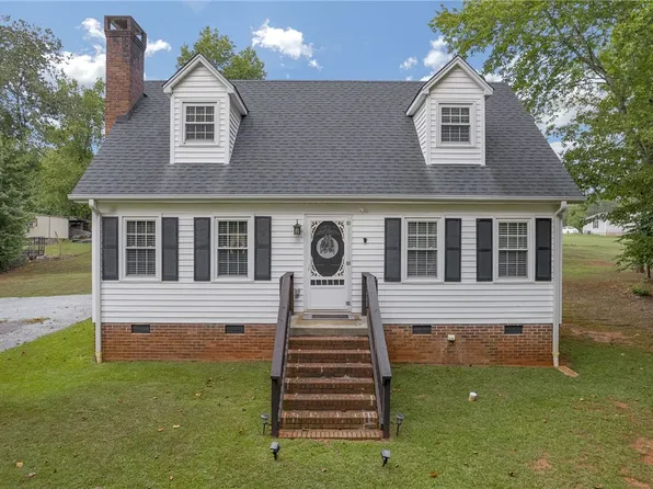 122 Fernwood Dr, Easley, SC 29640
