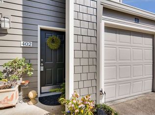 5225 Jean Rd APT 402, Lake Oswego, OR 97035