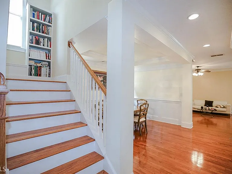 287 Gilliflower Park — Photo 18