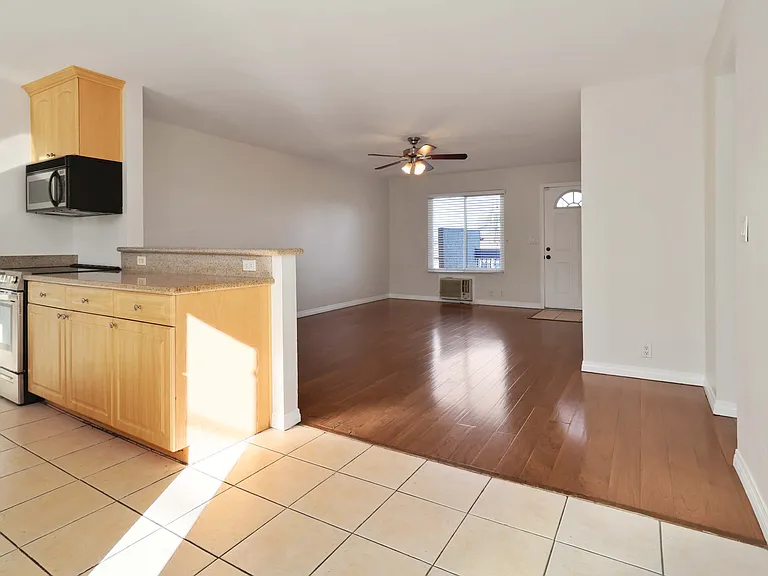 1160 E Washington Ave #3 — Photo 4