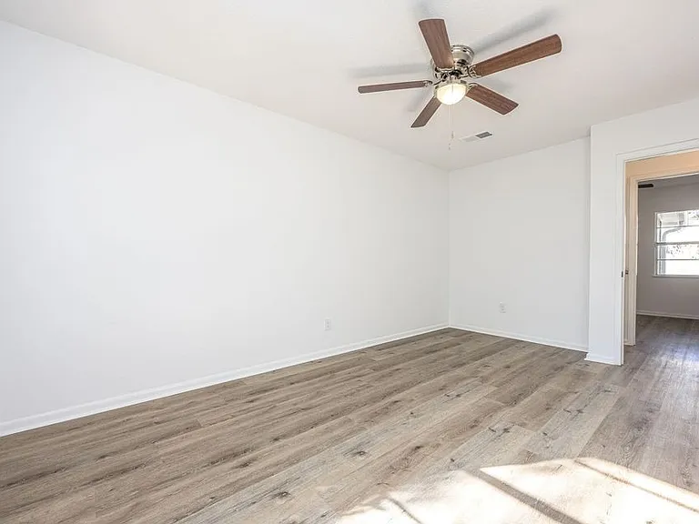 1013 Holton Ave #2 — Photo 12