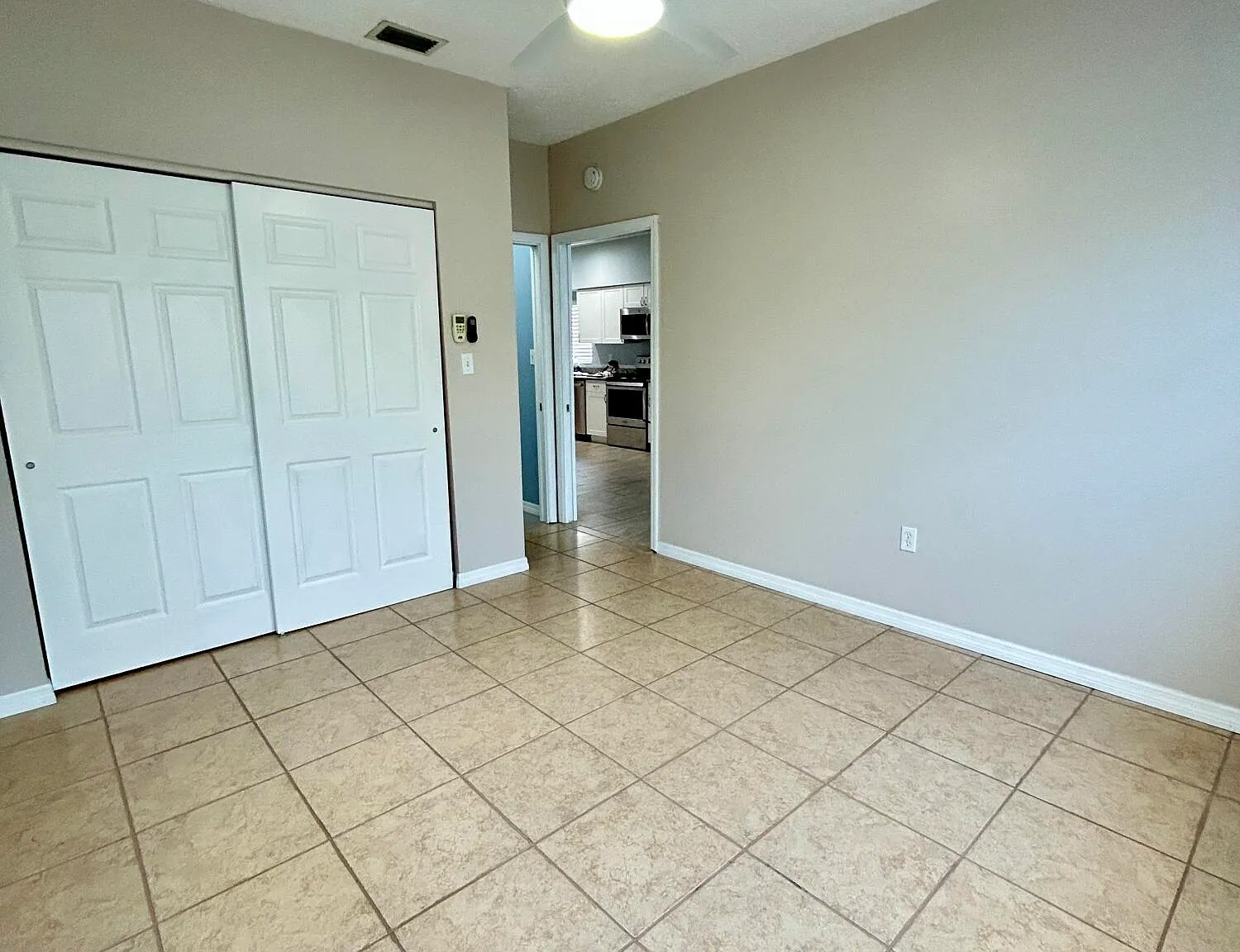 2 bed, 2.0 bath, 864 sqft, $1,800 — Photo 3