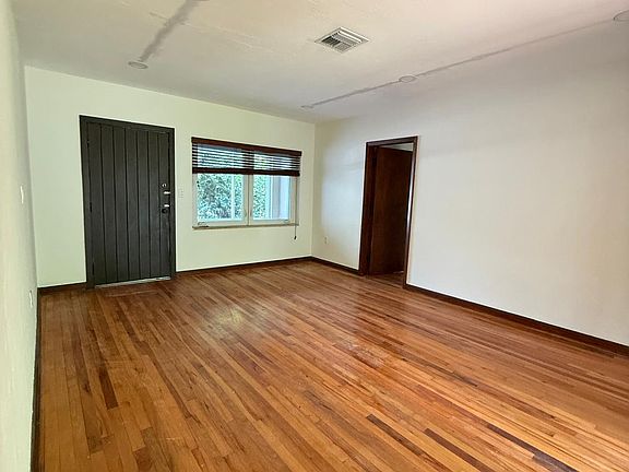 4th image of 3600 Battersea Rd