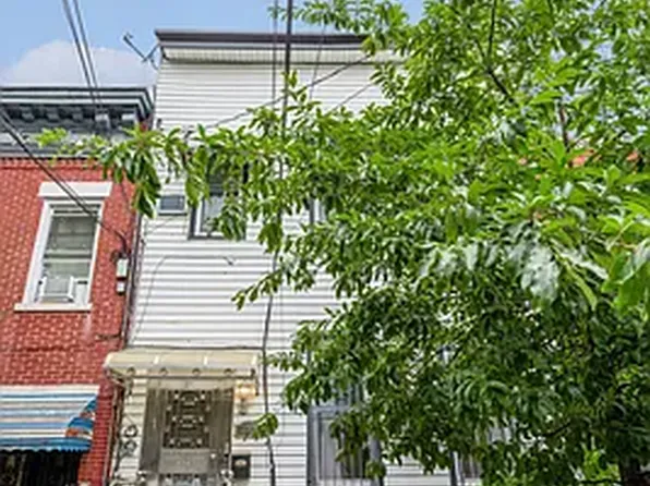 3814 27th St, Long Island City, NY 11101